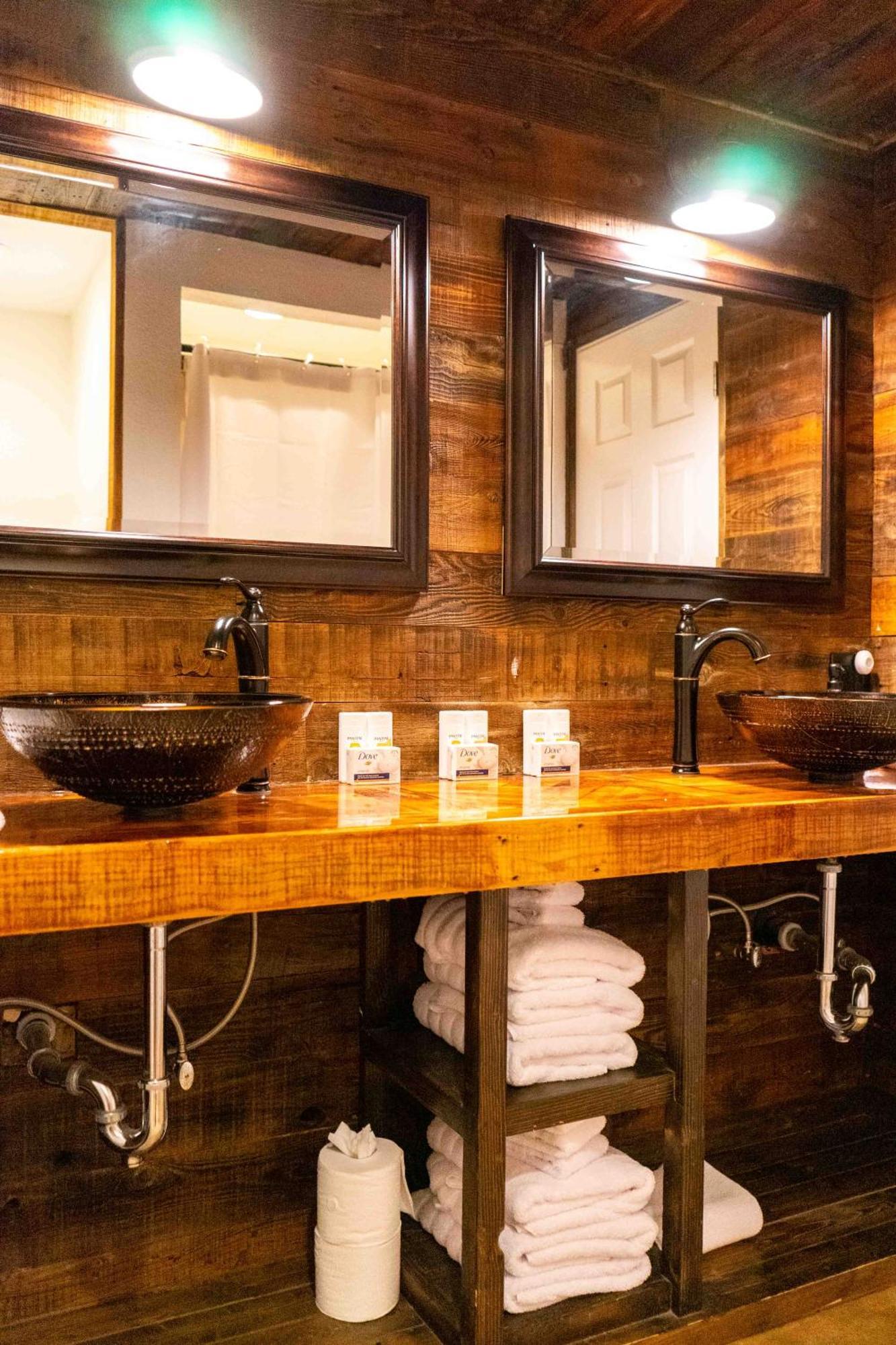 Bear Cave- Pet Friendly Suite In Shaver Lake Exteriér fotografie